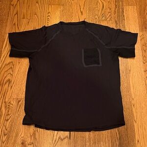Mens Lululemon shirt L